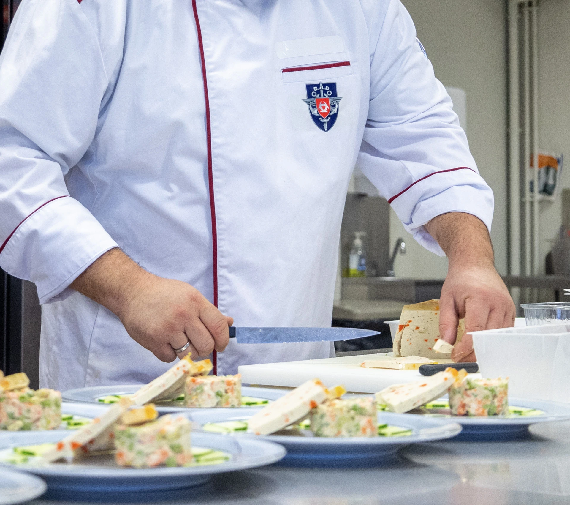 Devenir cuisinier et agent polyvalent de restauration militaire