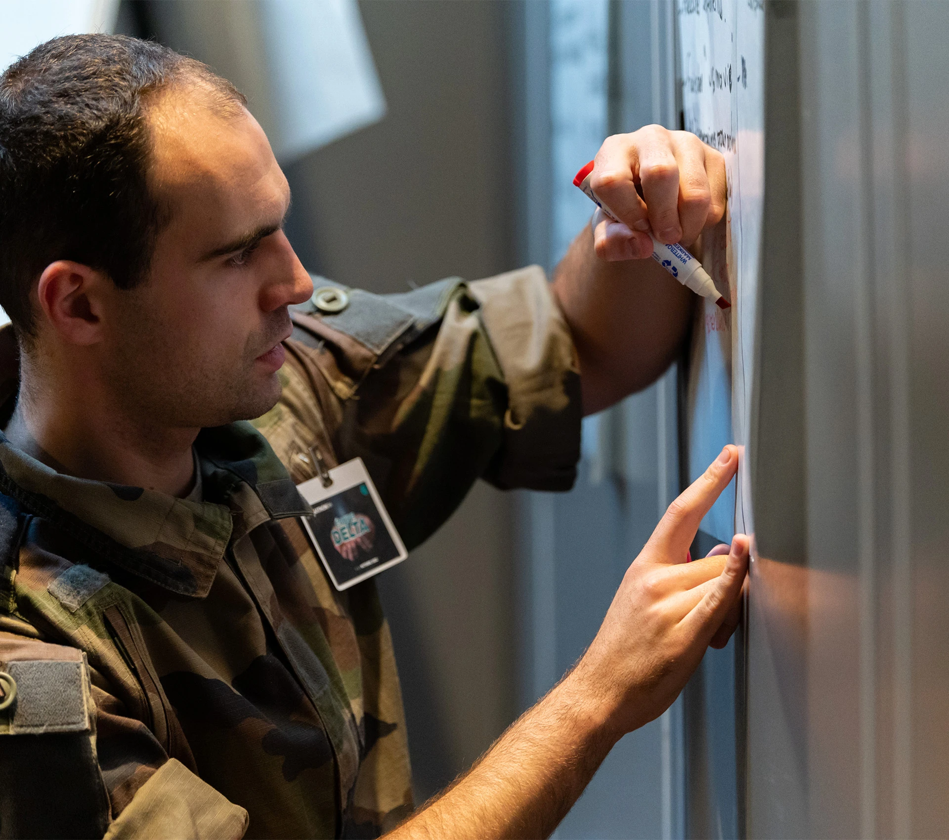 Assistent Commandent Uniform Devenir assistant administratif militaire